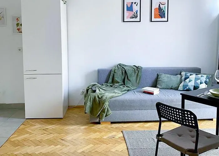 Halby Apartment Chlodna 15